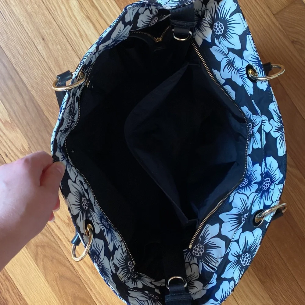 Kate spade diaper bag. Comes w/ changing pad. - Picture 4 of 9